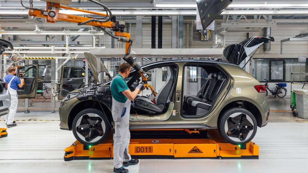 Volkswagen_spun_off_from_Volkswagen Group